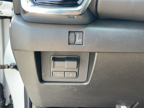 New 2025 GMC Canyon Elevation w/ Convenience Package image 25