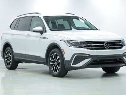 Certified 2022 Volkswagen Tiguan S image 3