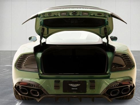 Used 2025 Aston Martin Vanquish image 6
