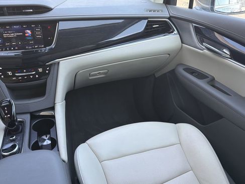 Certified 2024 Cadillac XT6 Premium Luxury image 25
