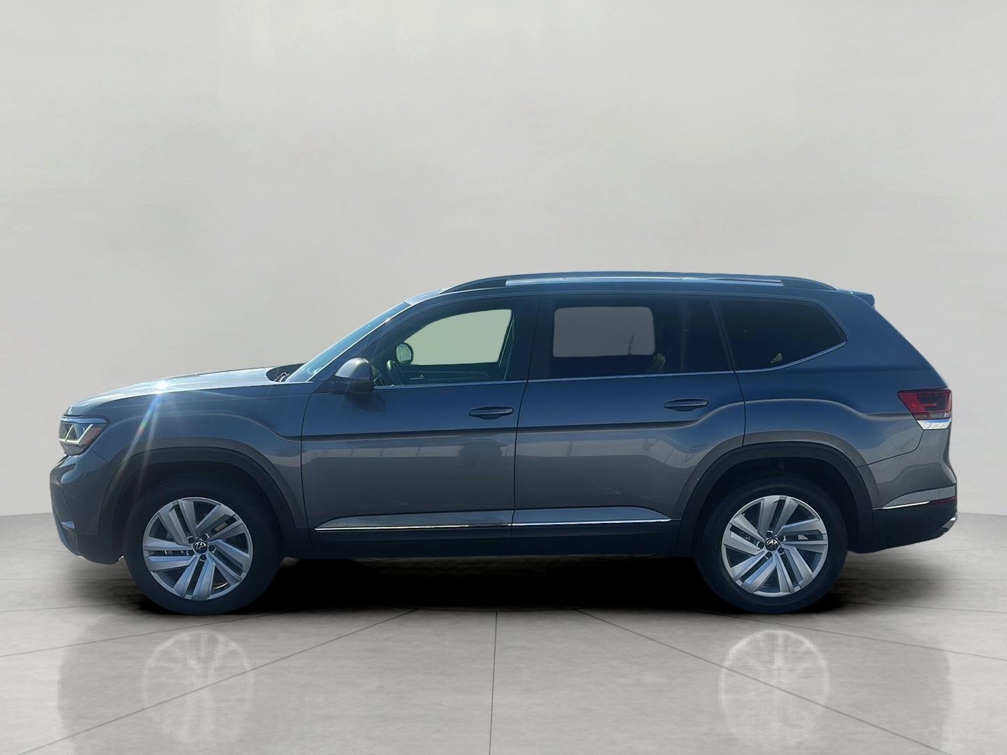 Used 2021 Volkswagen Atlas SEL AWD/4WD image 4