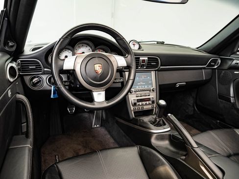 Used 2005 Porsche 911 Carrera S RWD image 4