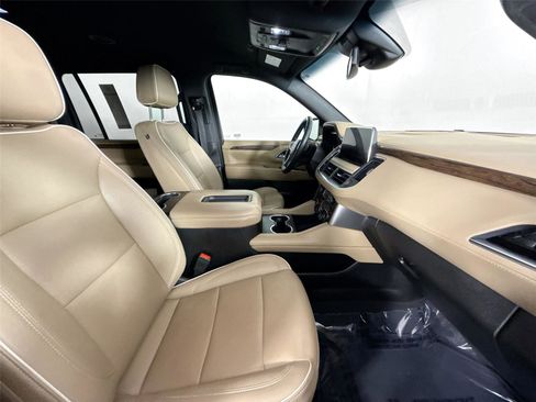 Used 2024 Chevrolet Suburban Premier image 48