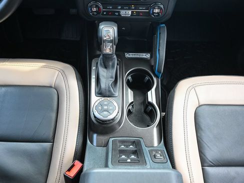 Used 2023 Ford Bronco Wildtrak AWD/4WD image 35