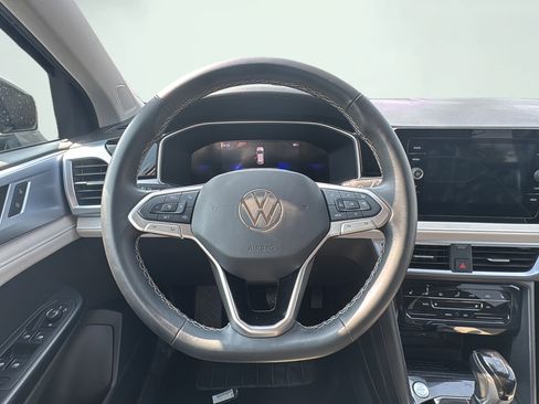 Used 2025 Volkswagen Taos SE AWD/4WD image 15
