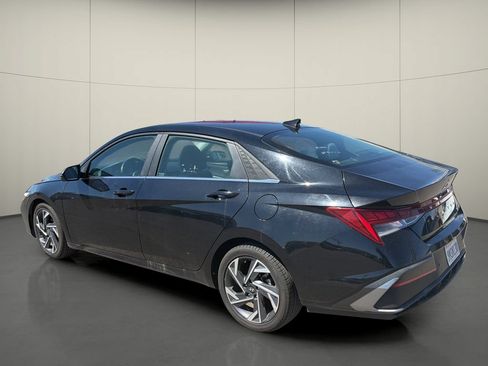 Used 2024 Hyundai Elantra Limited FWD image 5