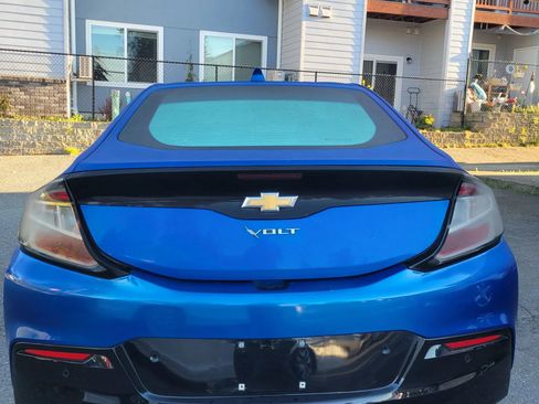 Used 2017 Chevrolet Volt Premier w/ Driver Confidence II Package image 7