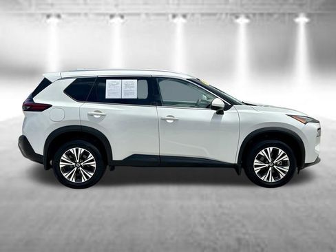 Certified 2021 Nissan Rogue SV w/ Premium Package FWD image 5