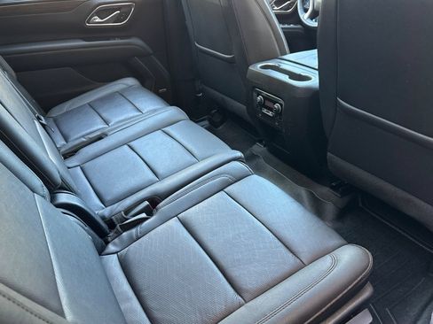 Used 2023 Chevrolet Suburban High Country w/ LPO, Illumination Package AWD/4WD image 17