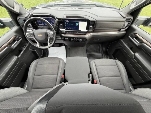 Used 2024 Chevrolet Silverado 3500 LT image 30