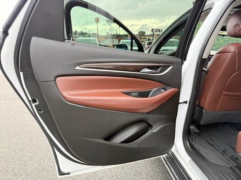 Used 2021 Buick Enclave Avenir w/ Avenir Technology Package image 18