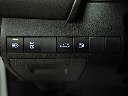 Used 2018 Toyota Camry XLE image 30