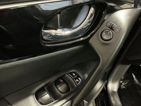 Used 2018 Nissan Rogue Sport SL w/ SL Premium Package image 23