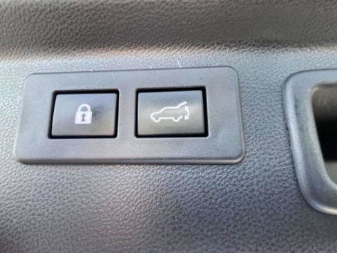 Used 2022 Subaru Forester Limited AWD/4WD image 12