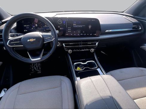 Used 2026 Chevrolet Traverse LT w/ Driver Confidence Package FWD image 14