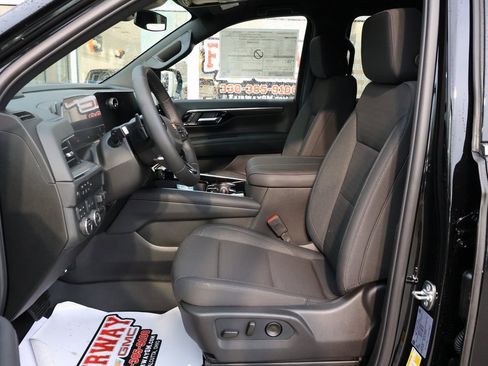 New 2026 Chevrolet Suburban LS image 14