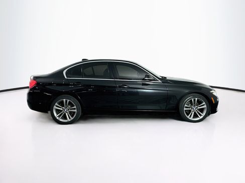Used 2018 BMW 330i xDrive Sedan w/ Convenience Package AWD/4WD image 10