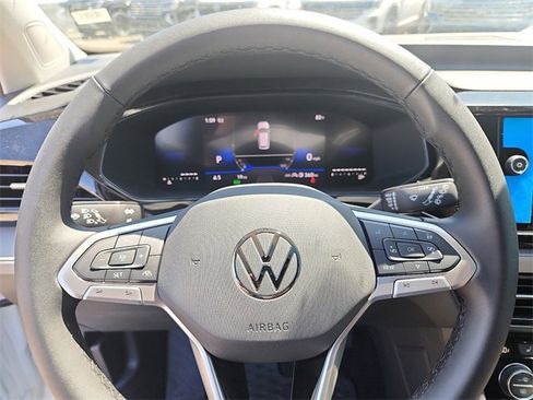 New 2024 Volkswagen Taos SE image 12