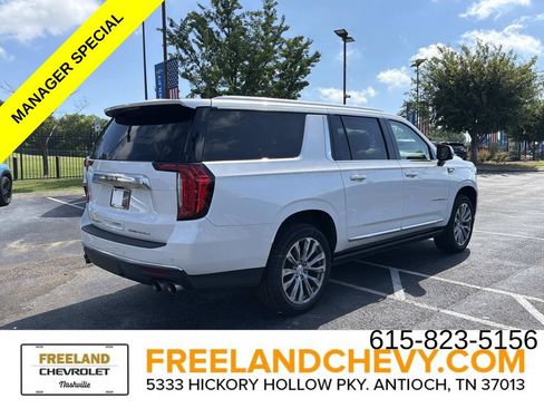 Used 2021 GMC Yukon XL Denali w/ Denali Ultimate Package RWD image 3