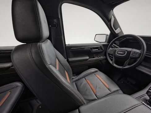 Used 2024 GMC Sierra 1500 AT4 w/ AT4 Premium Package AWD/4WD image 10