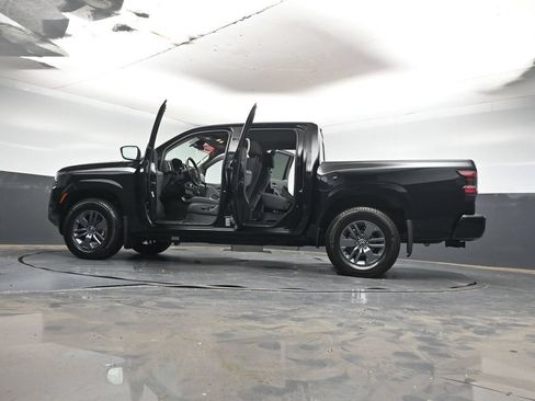 Used 2025 Nissan Frontier SV w/ SV Convenience Package RWD image 45