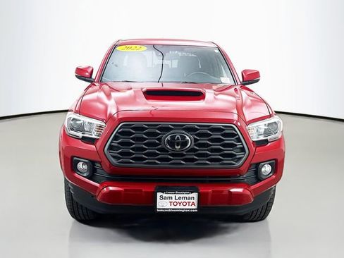 Used 2022 Toyota Tacoma TRD Sport AWD/4WD image 2
