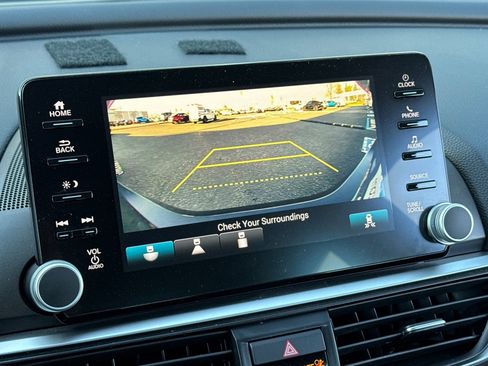 Used 2019 Honda Accord EX image 26