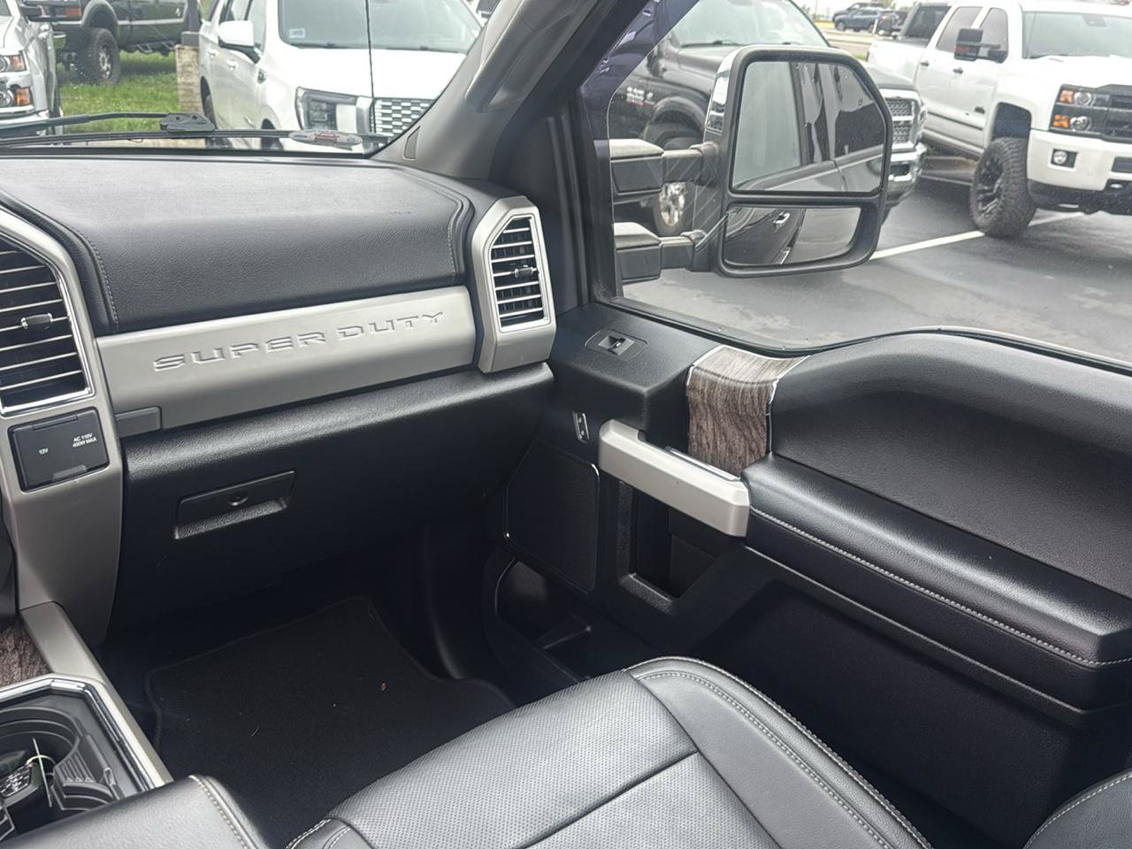 Used 2017 Ford F250 Lariat w/ Lariat Ultimate Package AWD/4WD image 25