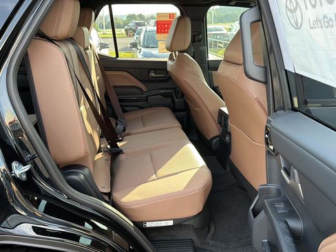 New 2026 Toyota 4Runner Limited AWD/4WD image 12