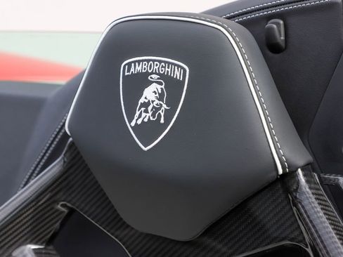 Used 2024 Lamborghini Huracan EVO AWD/4WD image 6