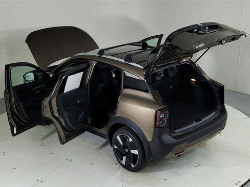 New 2026 Nissan Kicks SR w/ Cold Weather Package image 27