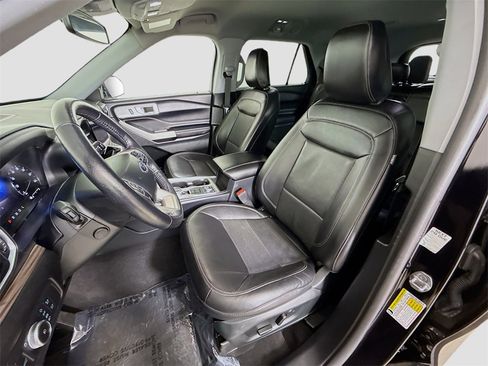 Used 2021 Ford Explorer Limited w/ Equipment Group 301A image 16