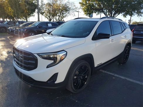 Used 2020 GMC Terrain SLT w/ Preferred Package image 2