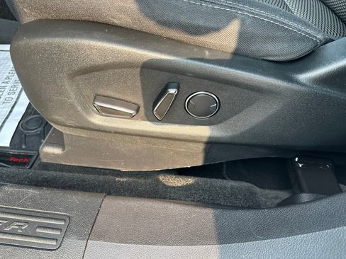 Used 2018 Ford Explorer XLT AWD/4WD image 14