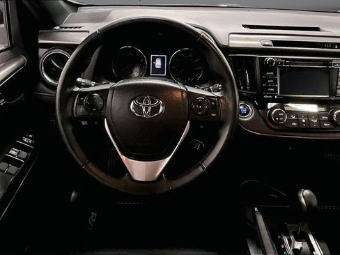 Used 2017 Toyota RAV4 SE AWD/4WD image 7
