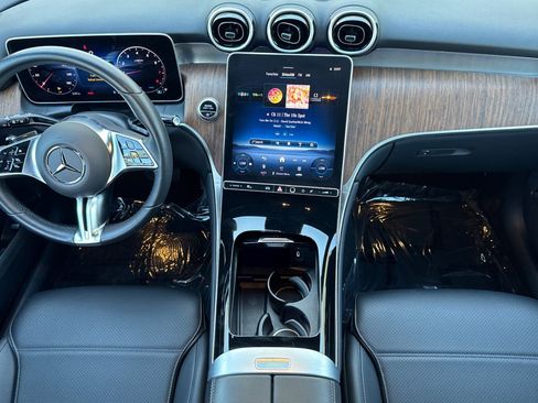 Certified 2025 Mercedes-Benz GLC 300 image 15