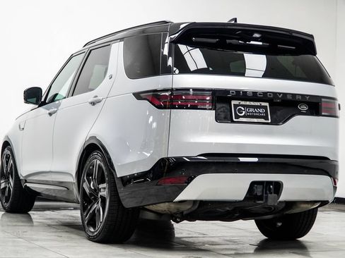 Used 2023 Land Rover Discovery HSE R-Dynamic AWD/4WD image 11
