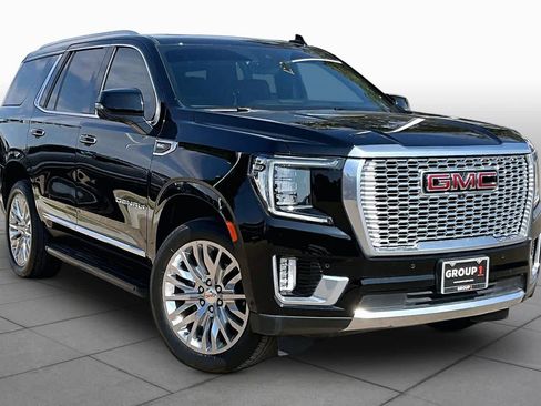 Used 2024 GMC Yukon Denali w/ Advanced Technology Package AWD/4WD image 3
