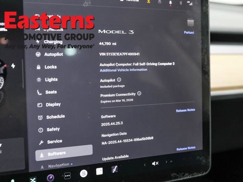 Used 2023 Tesla Model 3 Standard Range image 18