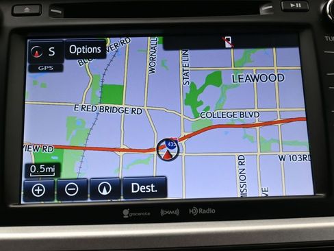 Used 2018 Toyota Highlander XLE image 16