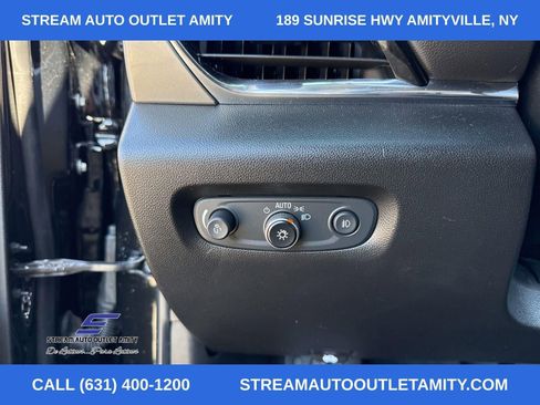 Used 2020 Chevrolet Traverse LT w/ Driver Confidence II Package image 29