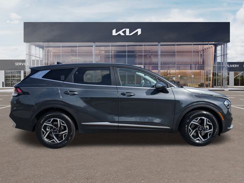 Certified 2023 Kia Sportage LX image 3