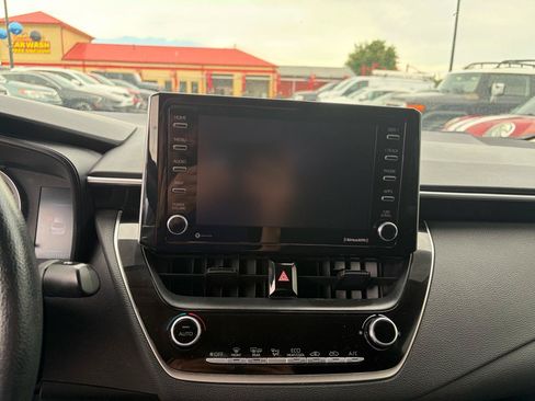 Used 2021 Toyota Corolla LE FWD image 11