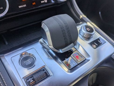 Used 2024 Jaguar F-PACE R-Dynamic S image 12