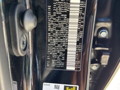 Used 2025 Toyota Corolla SE w/ SE Premium Package image 34