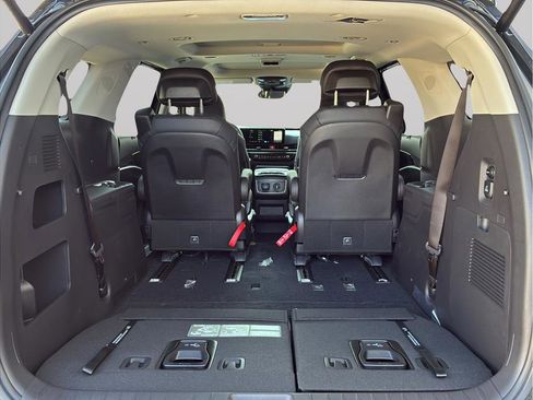 New 2026 Kia Carnival SX Prestige image 9