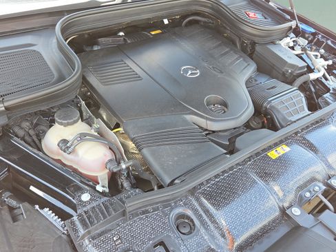 Certified 2024 Mercedes-Benz GLS 450 4MATIC image 19