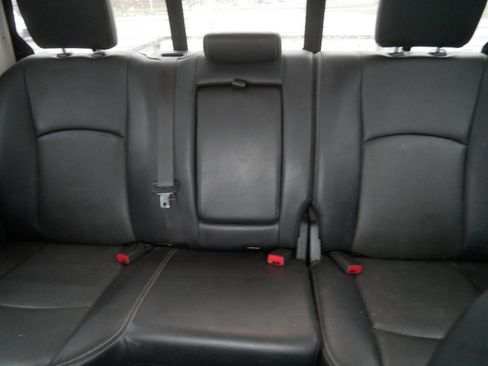 Used 2017 RAM 1500 Laramie w/ Convenience Group AWD/4WD image 13