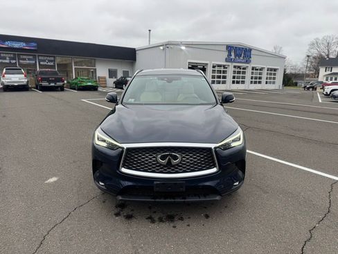 Used 2019 INFINITI QX50 Essential w/ Sensory Package AWD/4WD image 2