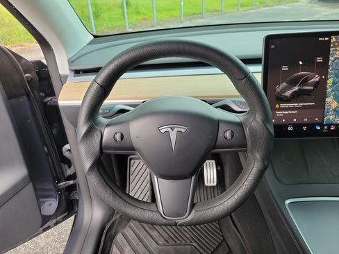 Used 2022 Tesla Model Y Performance AWD/4WD image 26